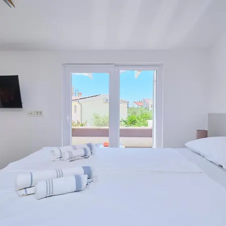 Sunshine Apartment