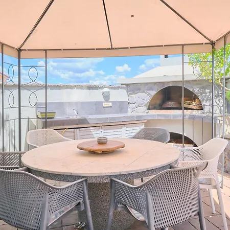 Sunshine Apartment