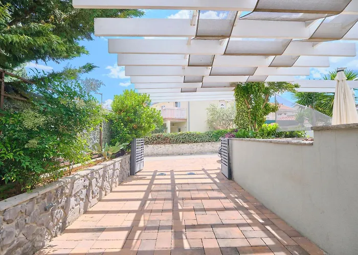 Sunshine Apartment *